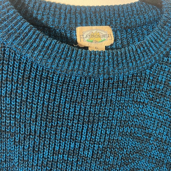 CUTE BLACK AND DEEP BLUE SWEATER - Picture 8 of 8